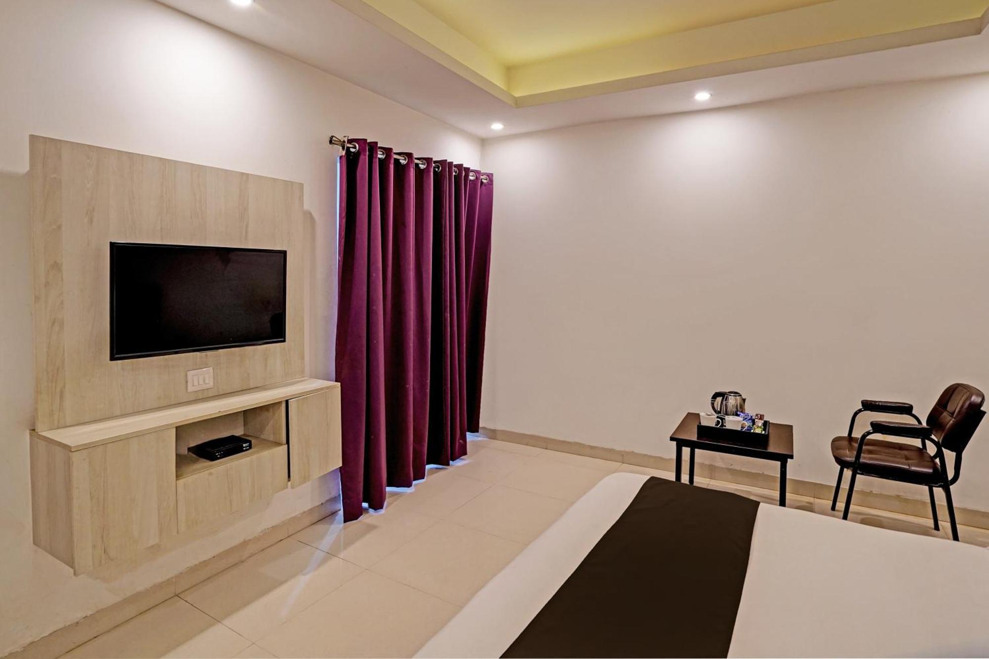 גורגאון Hotel O Babil Palace Near Omaxe Celebration Mall מראה חיצוני תמונה