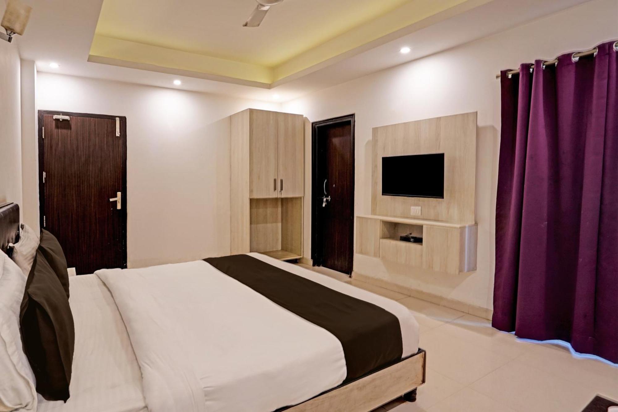 גורגאון Hotel O Babil Palace Near Omaxe Celebration Mall מראה חיצוני תמונה